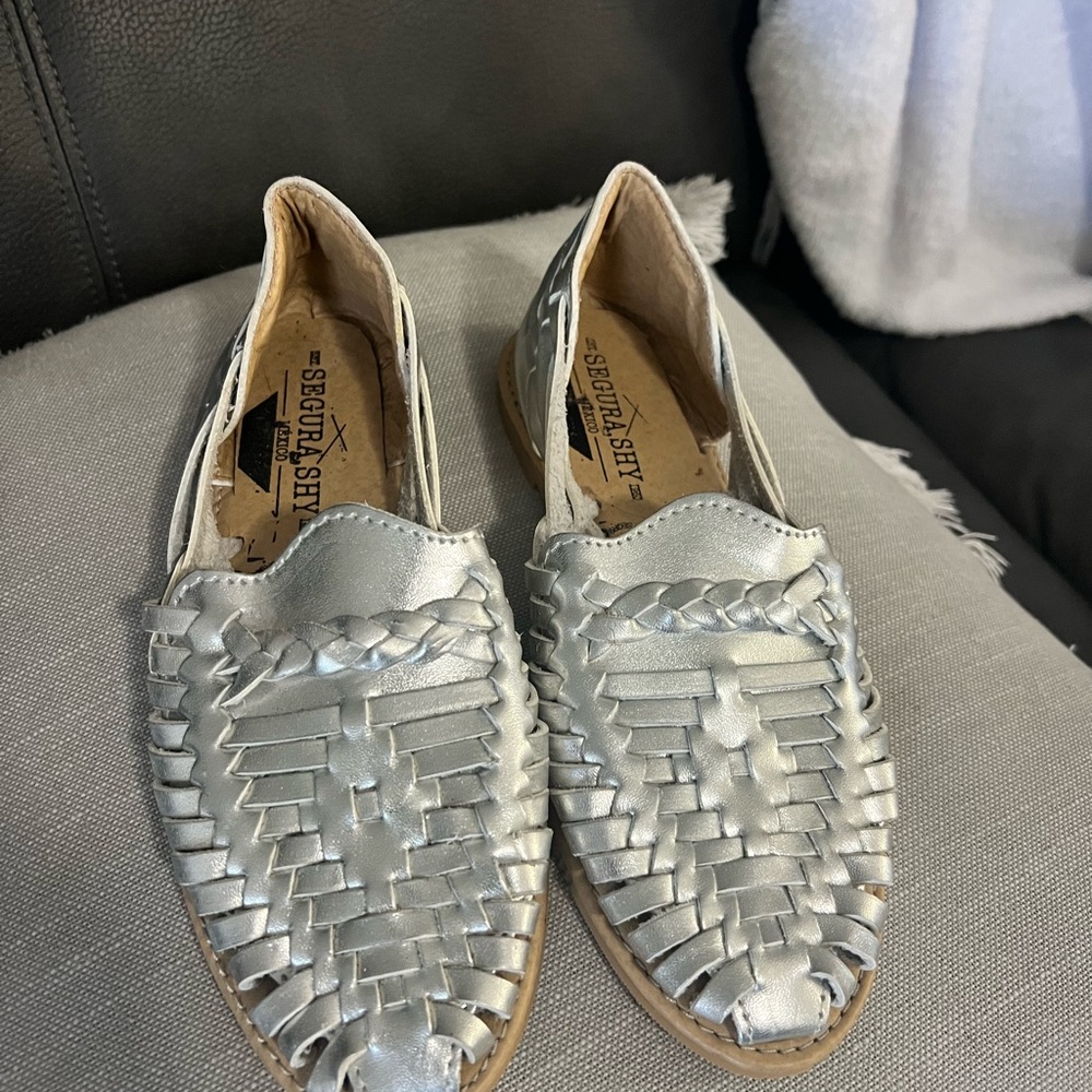 Huarache Silver Women's Flats